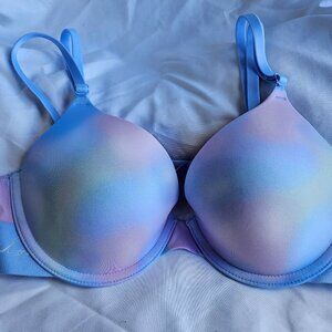 NWT Victoria's Secret PinkWear Everywhere T-Shirt Lightly Lined Bra